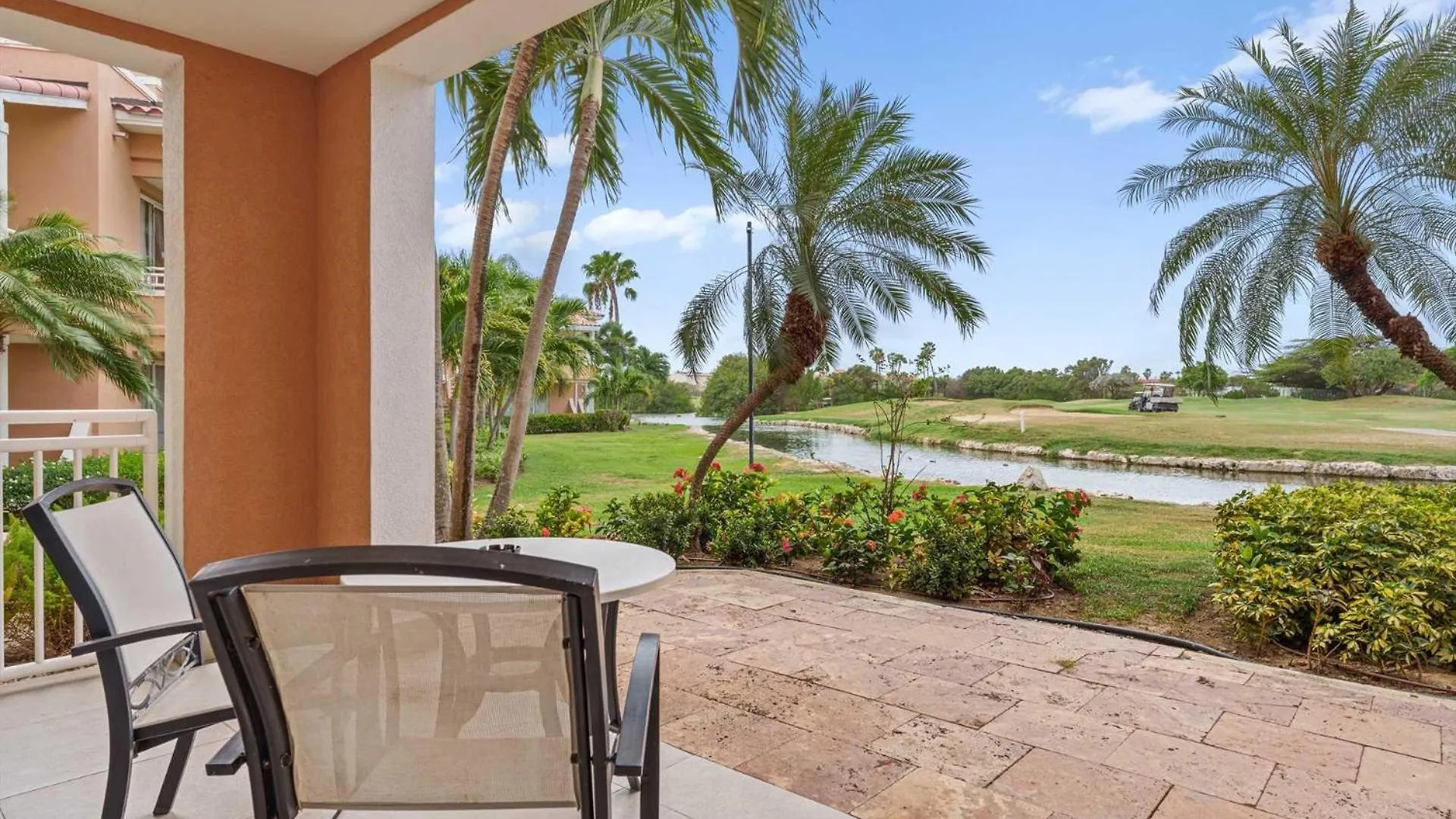 Golf Course View - Garden Studio Condo - Dr02 contacts